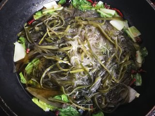 Stewed Vermicelli with Cordyceps Flower and Chinese Cabbage recipe