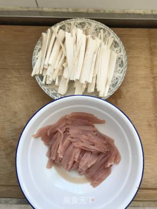 Stir-fried Shredded Pork with Pleurotus Eryngii recipe