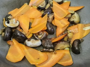 Fried Yuba with Mushrooms and Fungus recipe