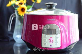 [tonze Microcomputer Water-proof Electric Cooker] Rock Sugar, White Fungus and Lotus Seed Soup recipe