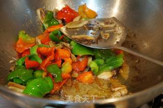 #trust之美# Stir-fried Matsutake with Colored Peppers recipe