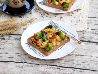 #四节baking Contest 和是爱吃节#fruit and Vegetable Bread Pizza recipe