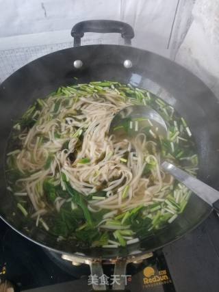 Kuaishou Garlic Yellow Sour Noodle Soup recipe