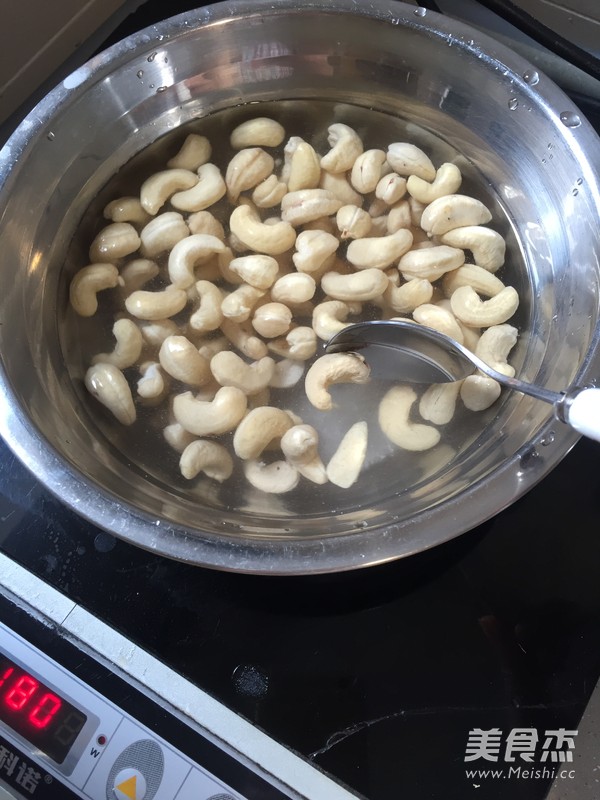 Frosted Cashew Nuts recipe