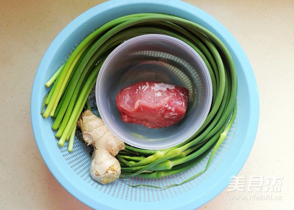 Stir-fried Shredded Pork with Garlic Moss recipe