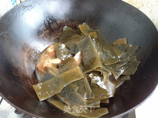 Twice-cooked Pork Ribs Braised Kelp recipe
