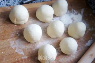 White Noodle Bun with Mung Bean Paste recipe