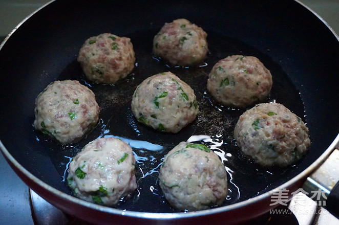 Braised Pork Balls with Oily Tofu recipe