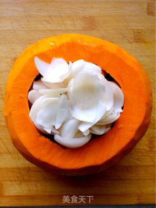 Pumpkin Candied Date Steamed Lily recipe