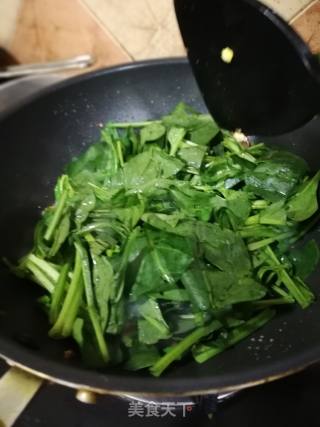Stir-fried Green Spinach with Teal and Egg recipe