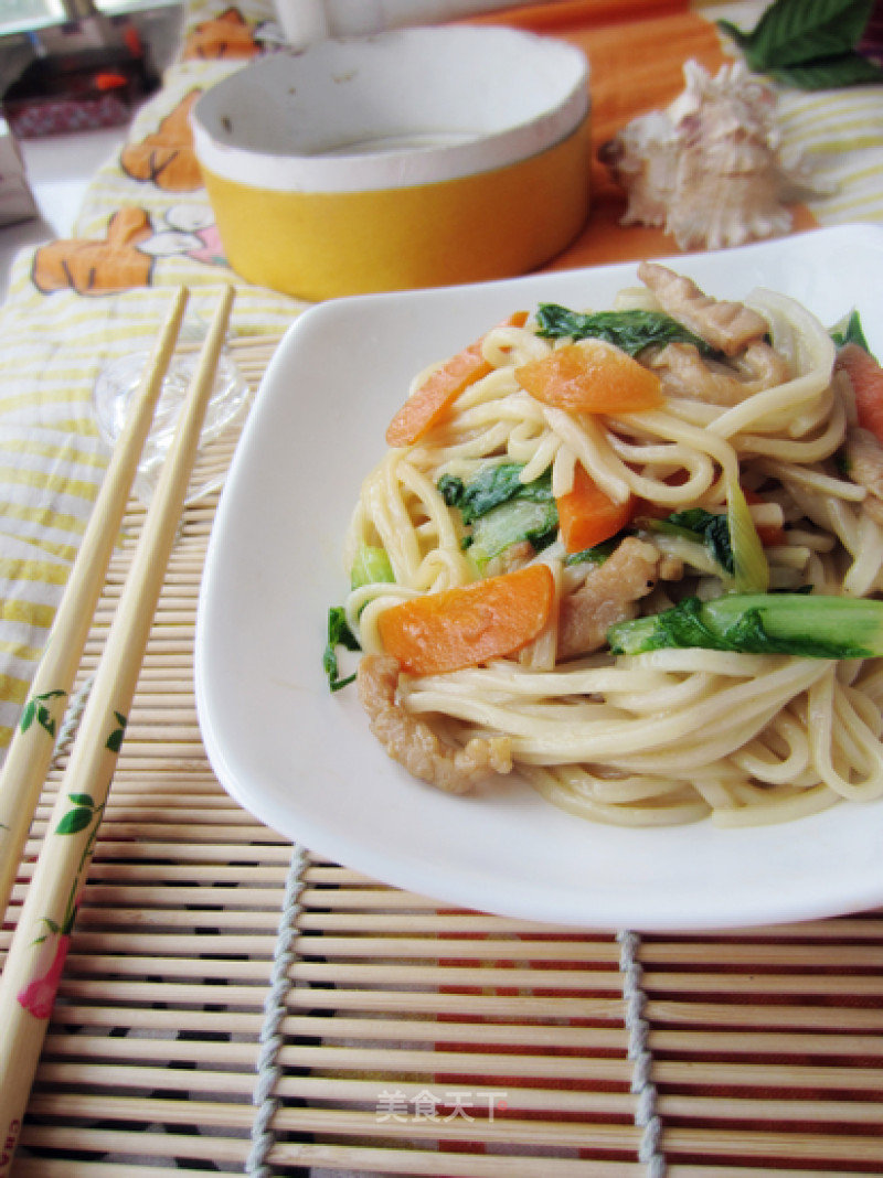 Fried Noodles with Vegetables and Pork recipe