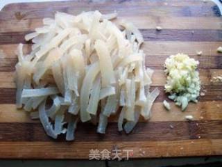 Lettuce Mixed with Pork Skin recipe