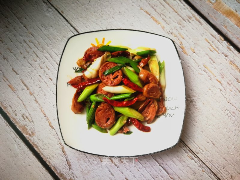 #团圆饭# Fried Large Intestine with Garlic Seedlings