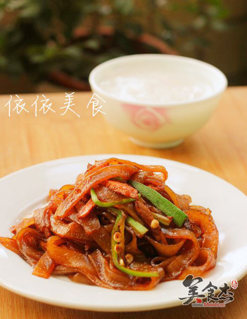 Stir-fried Hor Fun with Barbecued Pork recipe