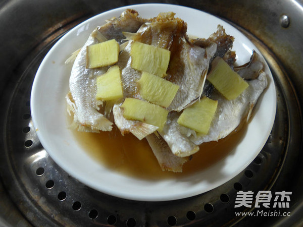 Steamed Yellow Croaker recipe