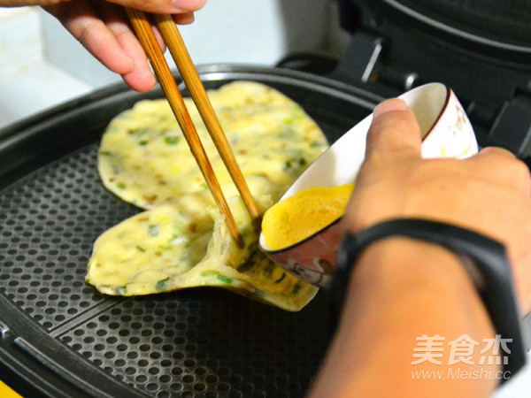 Crispy and Ever-changing Delicious Breakfast---scallion Oil Egg Filling Pie recipe