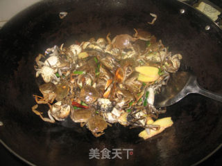 Fried Crab with Basil recipe