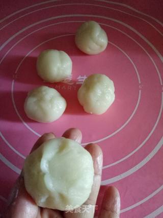 Banana Filling Snowy Mooncakes recipe
