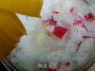 Low-key and Charming-carmine Radish recipe