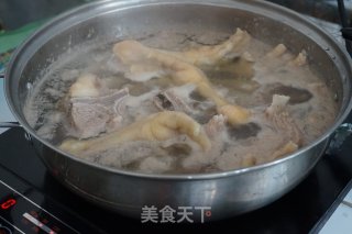 Chicken Feet with Peanuts and Black Eyebrow Beans recipe