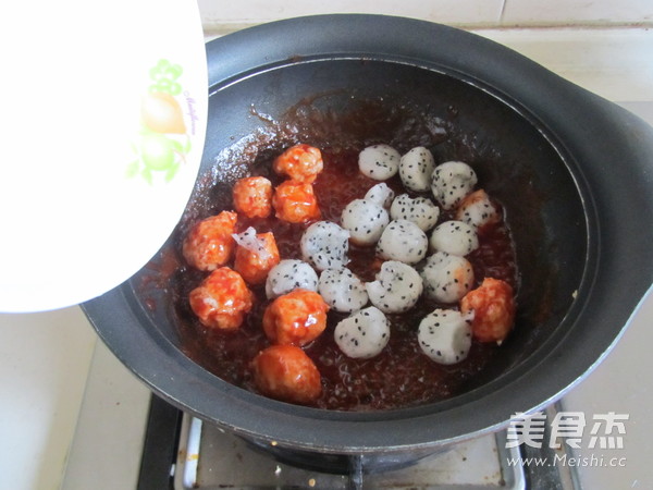 Dragon Fruit Chicken Balls with Tomato Sauce recipe