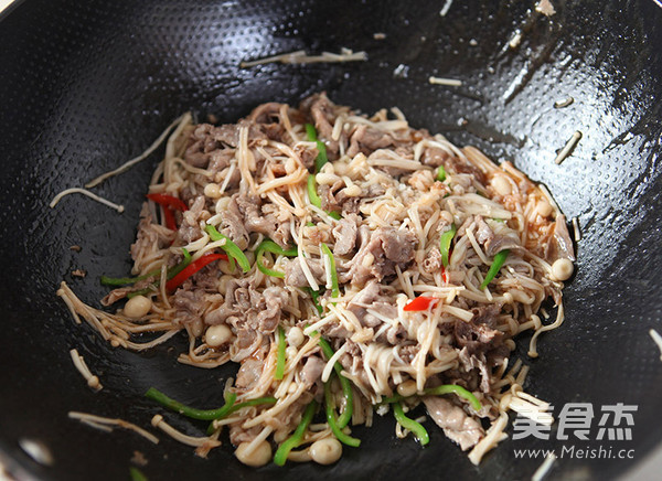 Fried Beef with Golden Needle recipe