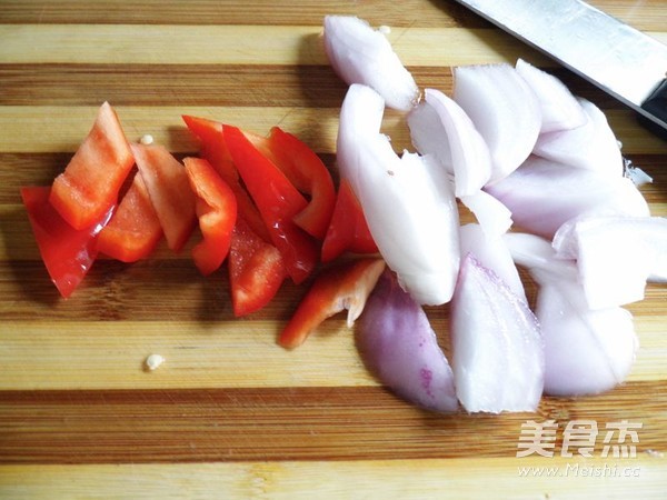 Stir-fried Chicken with Cumin and Onion recipe