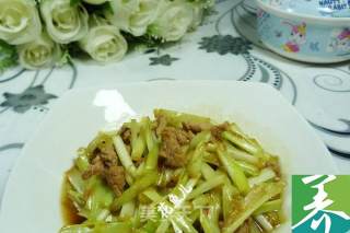 Stir-fried Tenderloin with Leek Sprouts recipe