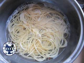 Pasta with Tomato and Onion Stew recipe