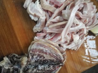 Pork Leg Bone Stewed Cuttlefish Pork Belly recipe