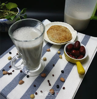 #trust之美#jujube Soy Milk with Miscellaneous Grains recipe