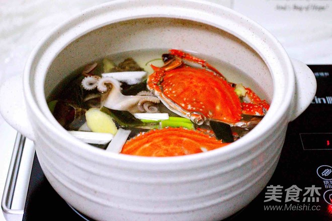 Carrot Balls & Seafood Claypot recipe