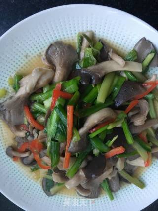 "kaishou Vegetarian" Stir-fried Mushrooms with Leek recipe