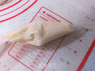 Rich and Rich Taste~【whole Wheat Cranberry Cheese Soft European】 recipe