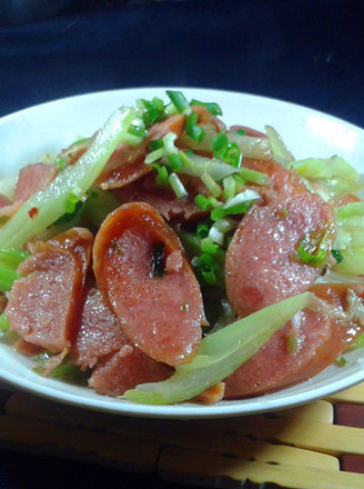 Celery Stir-fried Pork Sausage recipe
