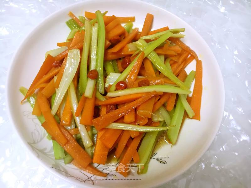 Celery Stir-fried Carrots recipe