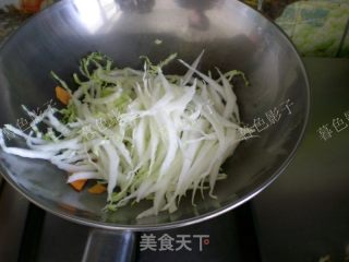 Stir-fried Vermicelli with Cabbage and Carrot recipe