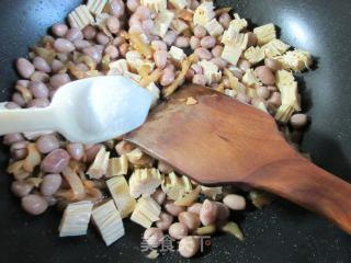 Stir-fried Peanuts with Shredded Mustard and Yuba recipe