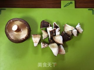 Stir-fried Gluten with Shiitake Mushrooms recipe