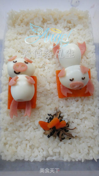 Two Little Pigs Camping Bento recipe