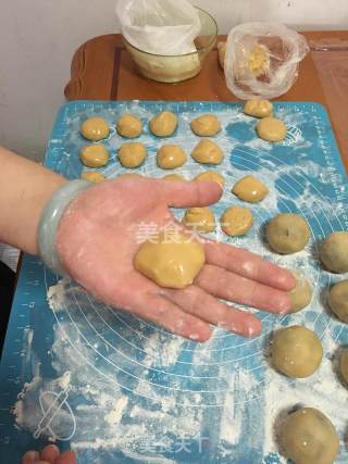 Cantonese-style Moon Cake with Red Bean and Egg Yolk Filling recipe