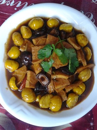 Roasted Vegetarian Chicken with Chestnuts and Mushrooms