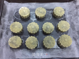 Cantonese-style Jujube Paste Filling Mooncakes recipe