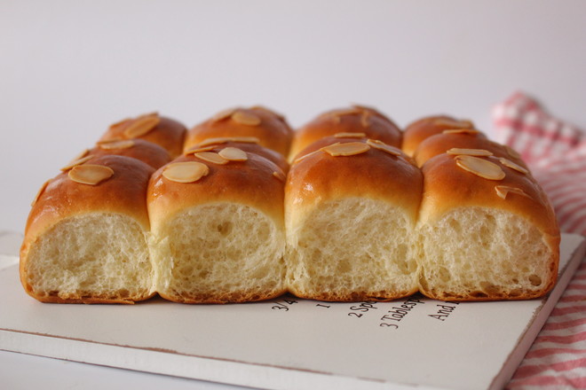 Almond Squeeze Bread recipe