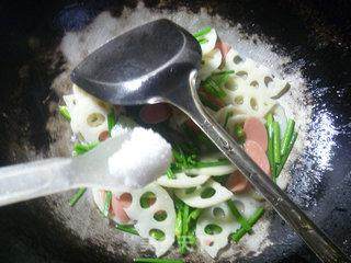 Stir-fried Lotus Root with Ham and Leek Flower recipe