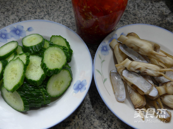 Cucumber Mixed Razor Clams recipe