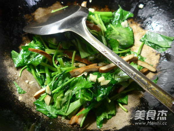 Stir-fried Water Spinach recipe