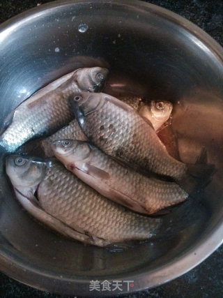 Fried Small Crucian Carp recipe