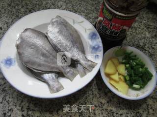 Black Pomfret with Soy Sauce recipe