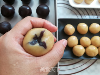 Cantonese Red Bean Paste and Egg Yolk Mooncake recipe